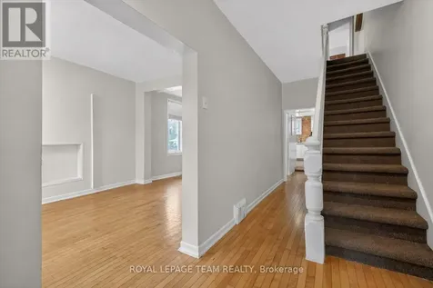 8 Lewis Street Ottawa ON K2P 0S3