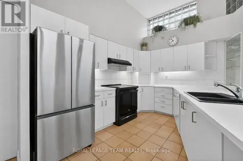 10 Lewis Street Ottawa ON K2P 0S3