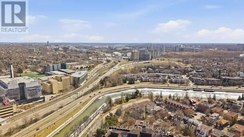 10 Lewis Street Ottawa ON K2P 0S3