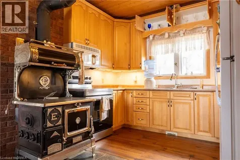 344 Perry Avenue Killarney ON P0M 2A0