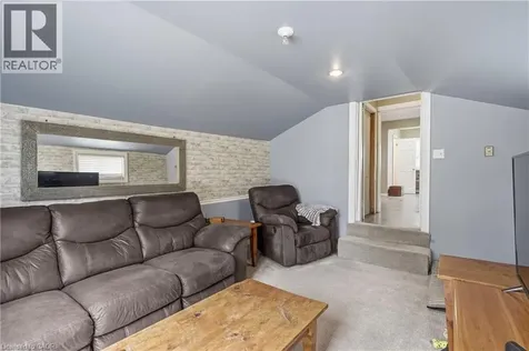 114 Grand Avenue South Cambridge ON N1S 2M2