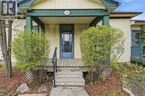 114 Grand Avenue South Cambridge ON N1S 2M2