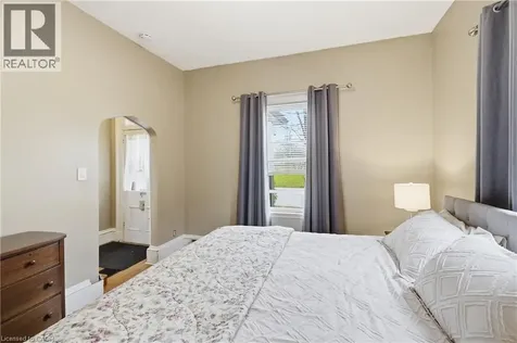 114 Grand Avenue South Cambridge ON N1S 2M2
