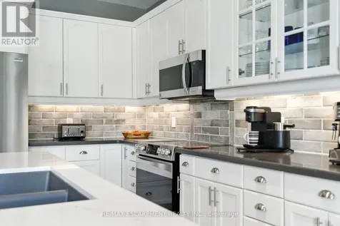 10 Featherstone Avenue Haldimand ON N0A 1P0