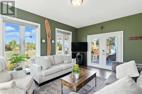 10 Featherstone Avenue Haldimand ON N0A 1P0