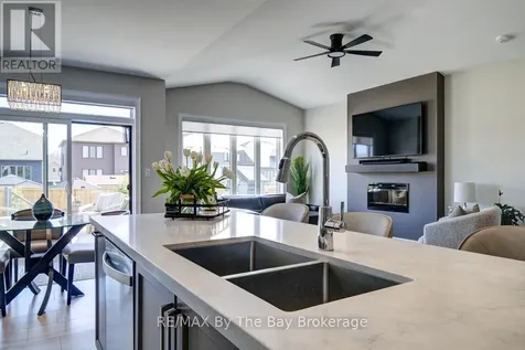 194 Mapleside Drive Wasaga Beach ON L9Z 0L4