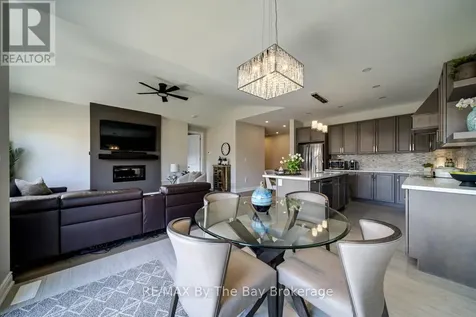 194 Mapleside Drive Wasaga Beach ON L9Z 0L4