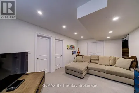 194 Mapleside Drive Wasaga Beach ON L9Z 0L4