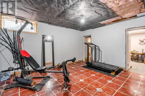 697 Lafontaine Road East Tiny ON L9M 0S5