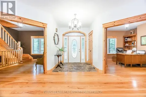 697 Lafontaine Road East Tiny ON L9M 0S5