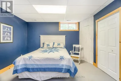 697 Lafontaine Road East Tiny ON L9M 0S5