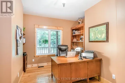 697 Lafontaine Road East Tiny ON L9M 0S5
