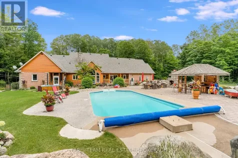 697 Lafontaine Road East Tiny ON L9M 0S5