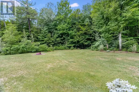 697 Lafontaine Road East Tiny ON L9M 0S5