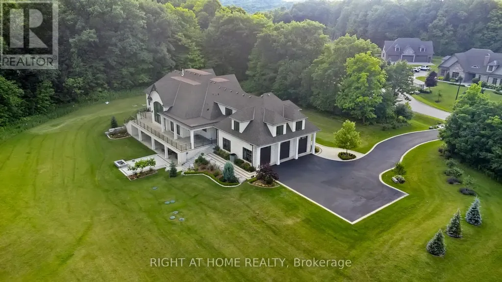 2606 Harvestmoon Lane Burlington ON L7P 0N5