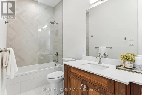2606 Harvestmoon Lane Burlington ON L7P 0N5