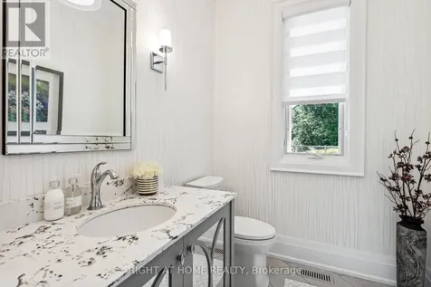2606 Harvestmoon Lane Burlington ON L7P 0N5