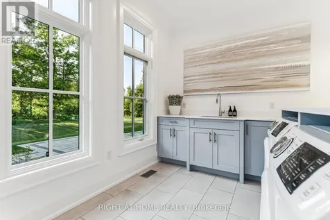 2606 Harvestmoon Lane Burlington ON L7P 0N5