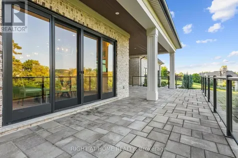 2606 Harvestmoon Lane Burlington ON L7P 0N5