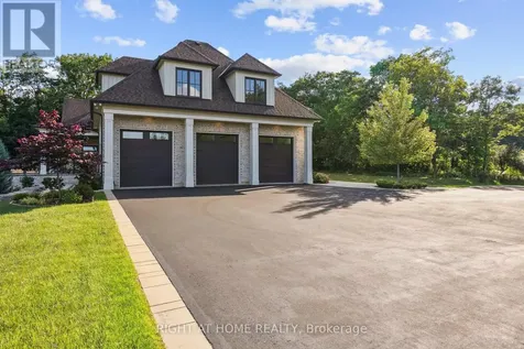 2606 Harvestmoon Lane Burlington ON L7P 0N5