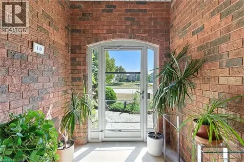10 Featherstone Avenue Selkirk ON N0A 1P0