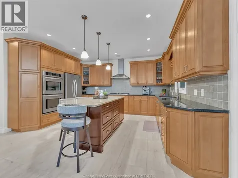389 Bel Air Circle Lakeshore ON N8N 5H4