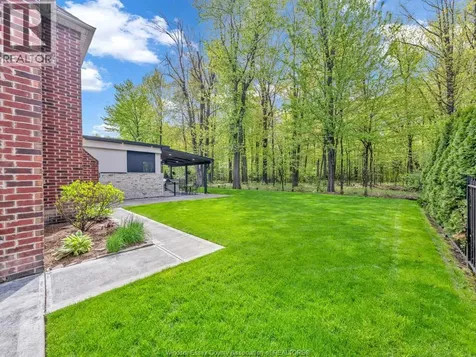 389 Bel Air Circle Lakeshore ON N8N 5H4