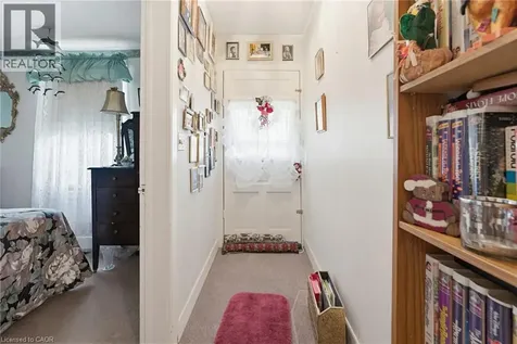111 Sydenham Street Dundas ON L9H 2V5