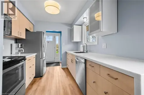 42 Atwater Crescent Hamilton ON L9C 2E7