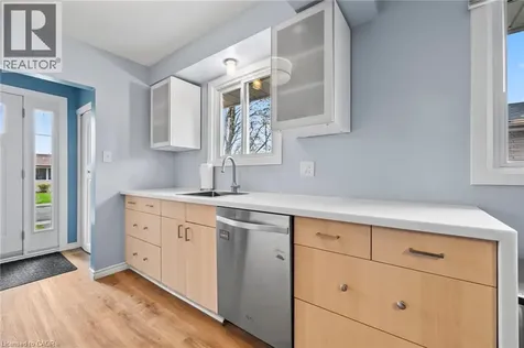 42 Atwater Crescent Hamilton ON L9C 2E7
