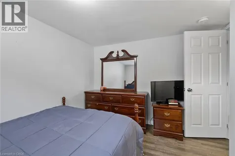 42 Atwater Crescent Hamilton ON L9C 2E7