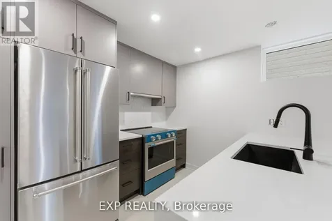 512 Roosevelt Avenue Ottawa ON K2A 1Z8