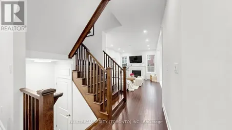 89 Hartney Drive Richmond Hill ON L4S 0K5