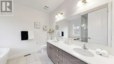 89 Hartney Drive Richmond Hill ON L4S 0K5