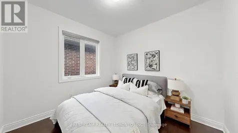 89 Hartney Drive Richmond Hill ON L4S 0K5