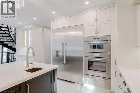126 Mcgregor Crescent Ancaster ON L9G 1B5