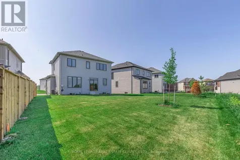 28 Union Boulevard Wasaga Beach ON L9Z 0M5
