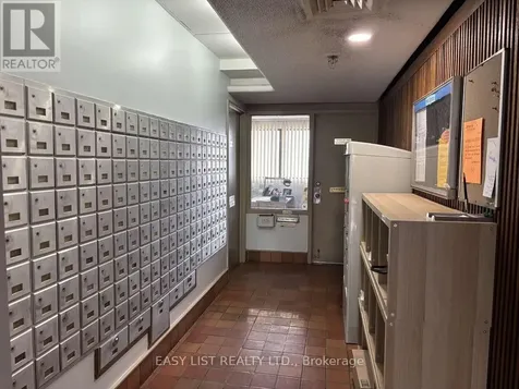 415 Greenview Avenue Ottawa ON K2B 8G5