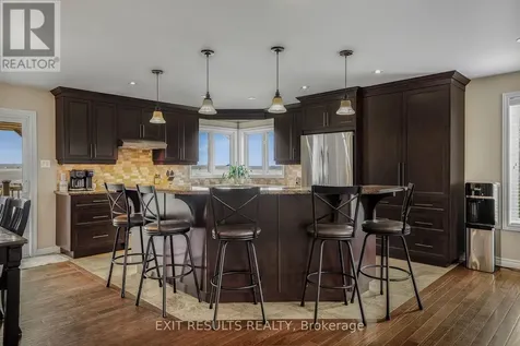 1887 Champlain Street East Clarence-rockland ON K0A 1N0