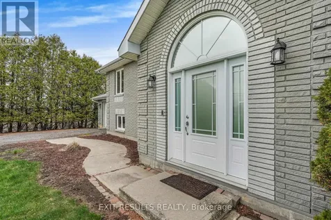 1887 Champlain Street East Clarence-rockland ON K0A 1N0
