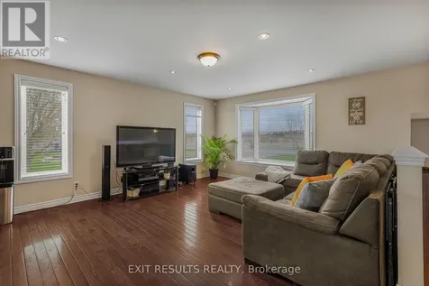 1887 Champlain Street East Clarence-rockland ON K0A 1N0