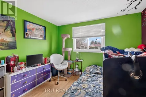 369 Mockingbird Drive Ottawa ON K1E 2A6