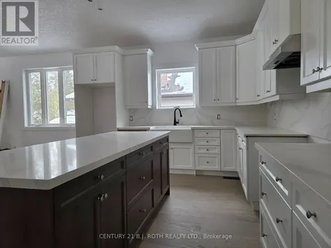 3183 Cove Avenue Innisfil ON L9S 2K7