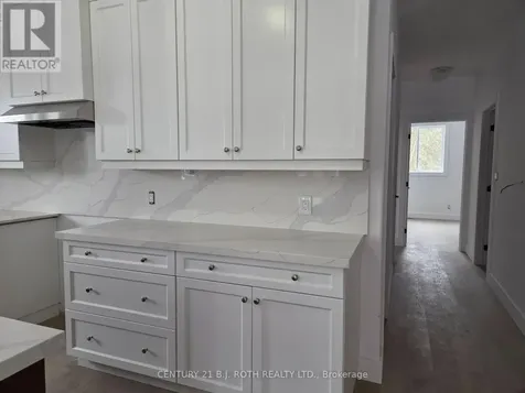 3183 Cove Avenue Innisfil ON L9S 2K7