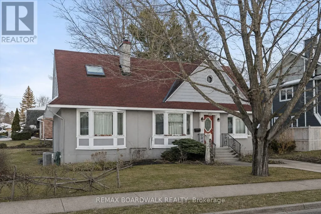 961 Kingsmere Avenue Ottawa ON K2A 3K3