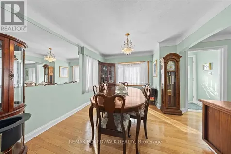 961 Kingsmere Avenue Ottawa ON K2A 3K3