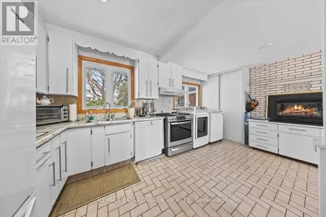 961 Kingsmere Avenue Ottawa ON K2A 3K3