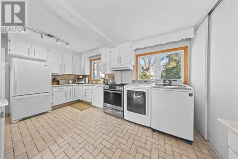 961 Kingsmere Avenue Ottawa ON K2A 3K3