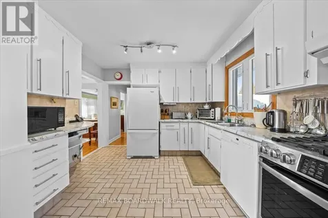 961 Kingsmere Avenue Ottawa ON K2A 3K3