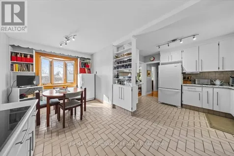 961 Kingsmere Avenue Ottawa ON K2A 3K3